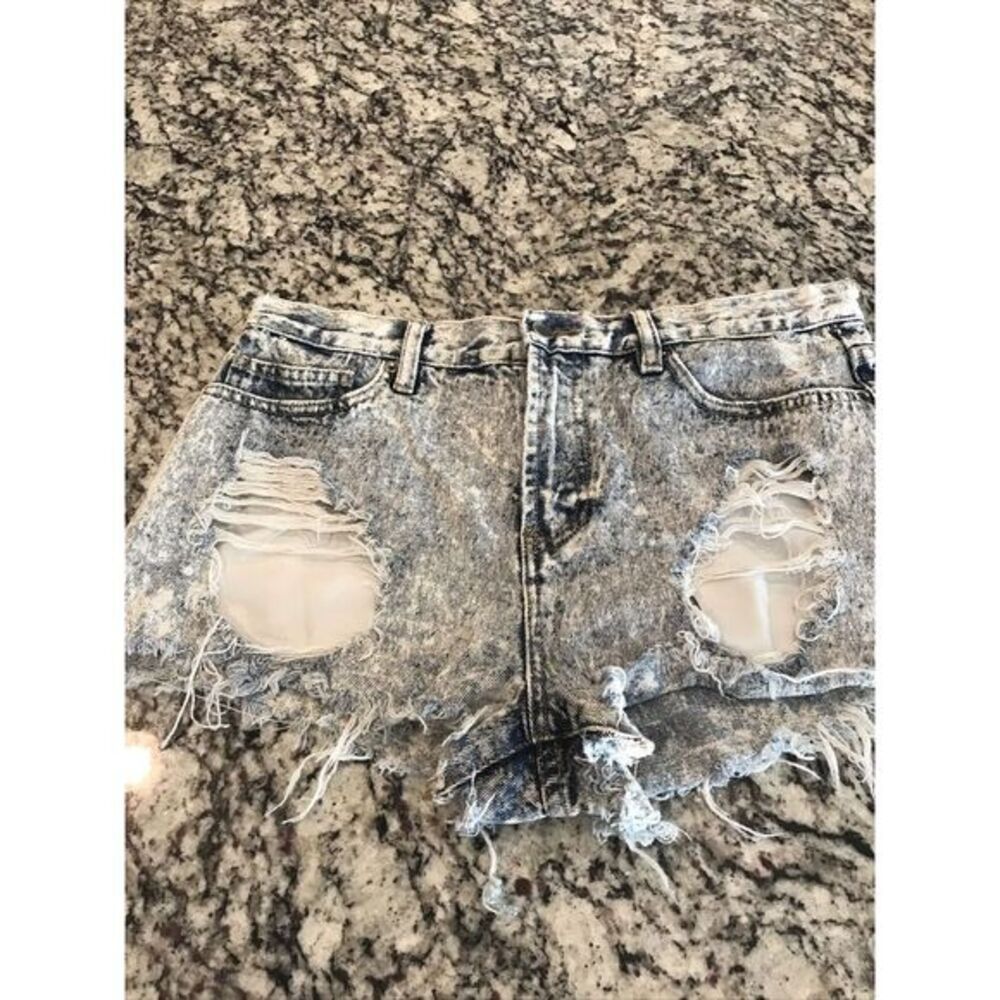 Forever 21 Size 32‎ High Rise Destroyed Acid Wash Denim Jeans Shorts
